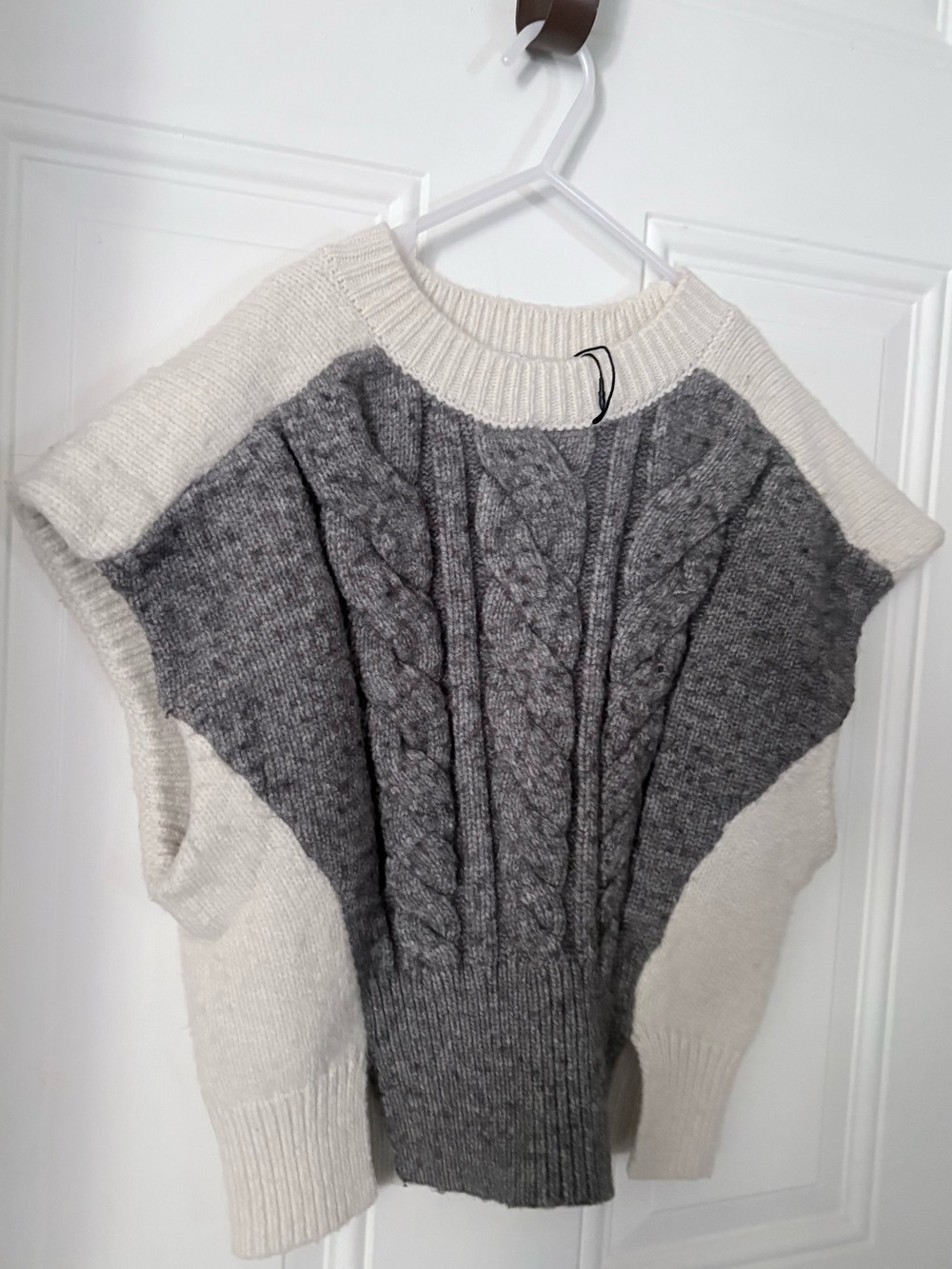 Zara Colorblock Cable Knit Sleeveless Vest - Gray & Cream